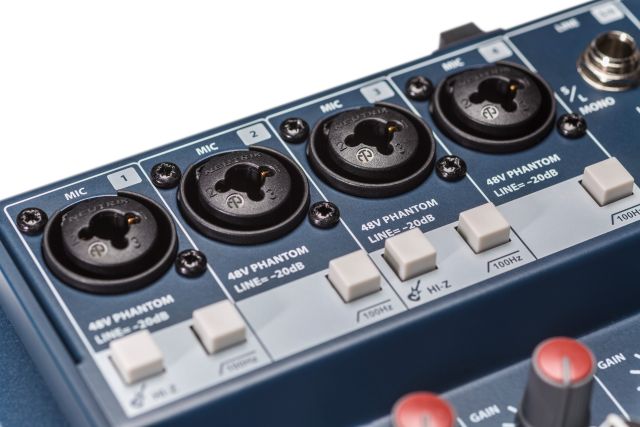 Notepad-12FX Consola Soundcraft con interfaz y puerto USB